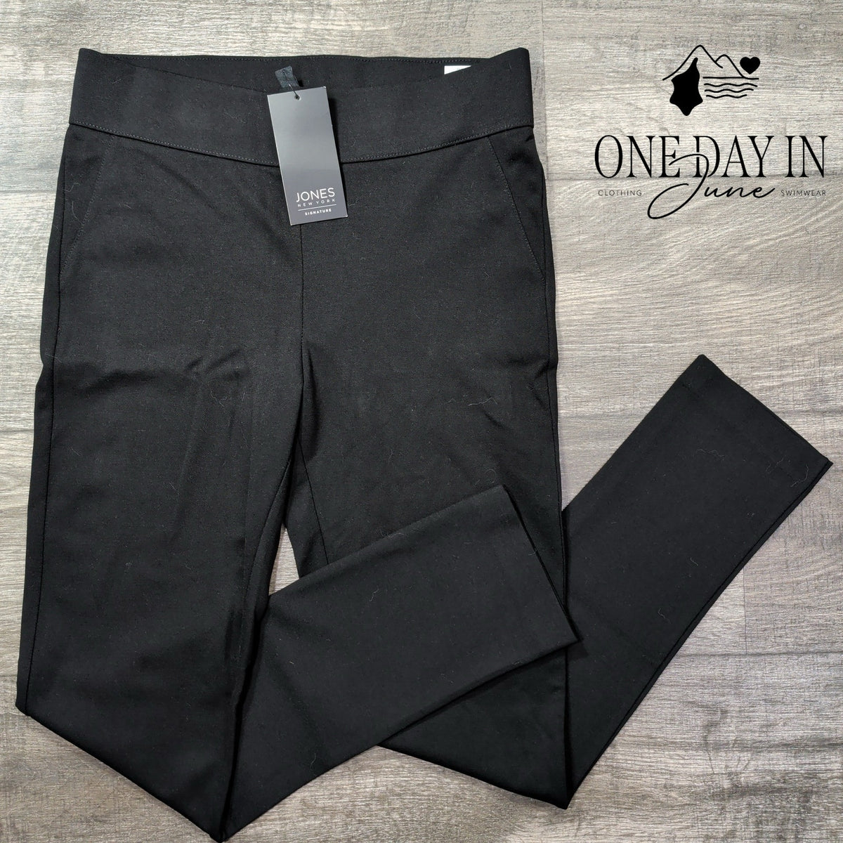 Jones New York Signature Pull On Straight Leg Pants Black NWT Size M