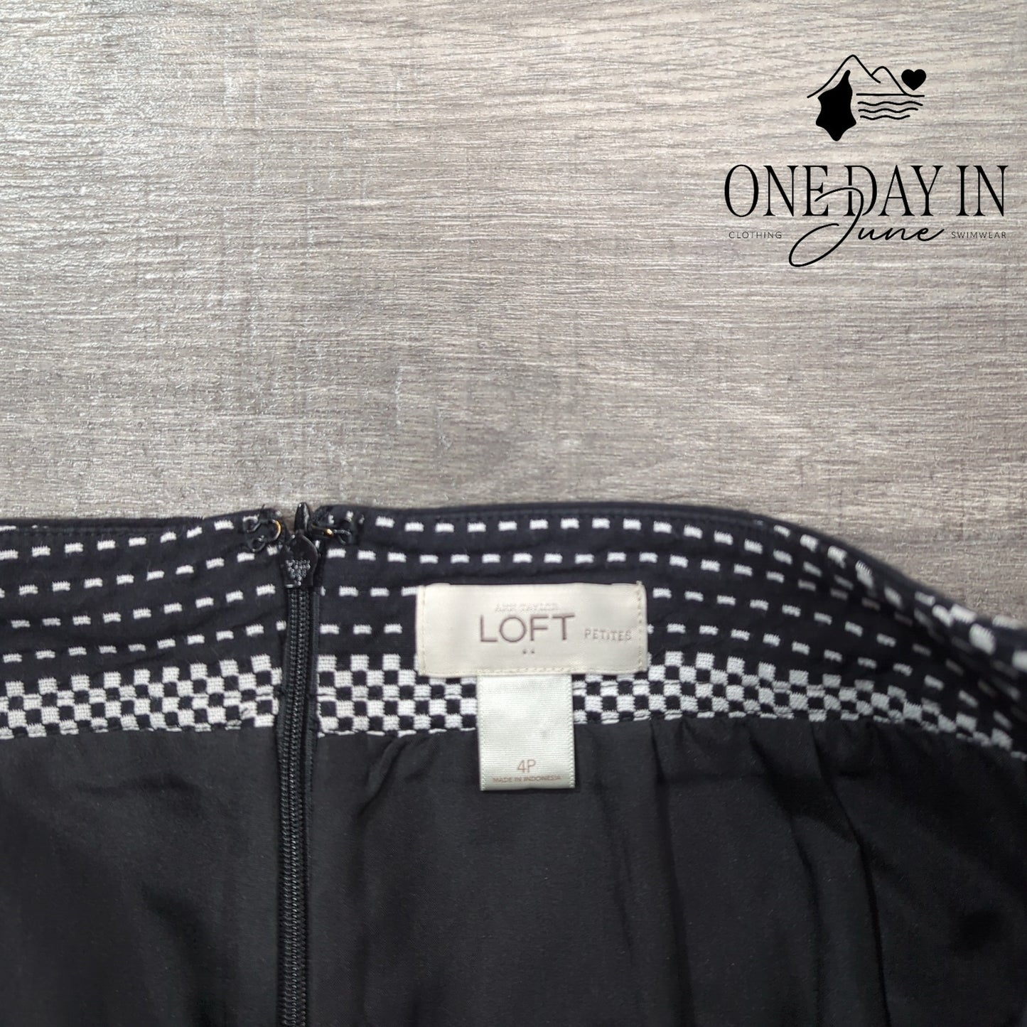 Loft Petite Mini Skirt Size 4P