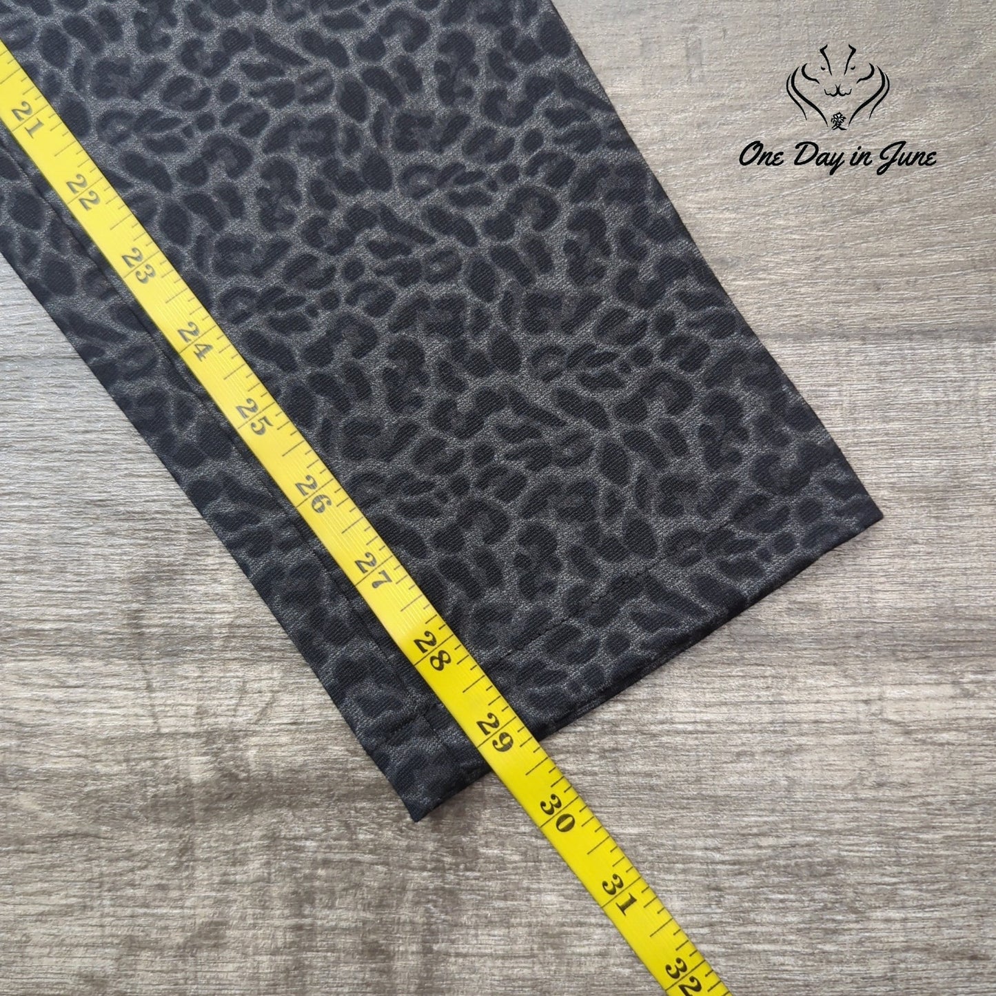 Calvin Klein Grey Leopard Skinny Pants Size 4