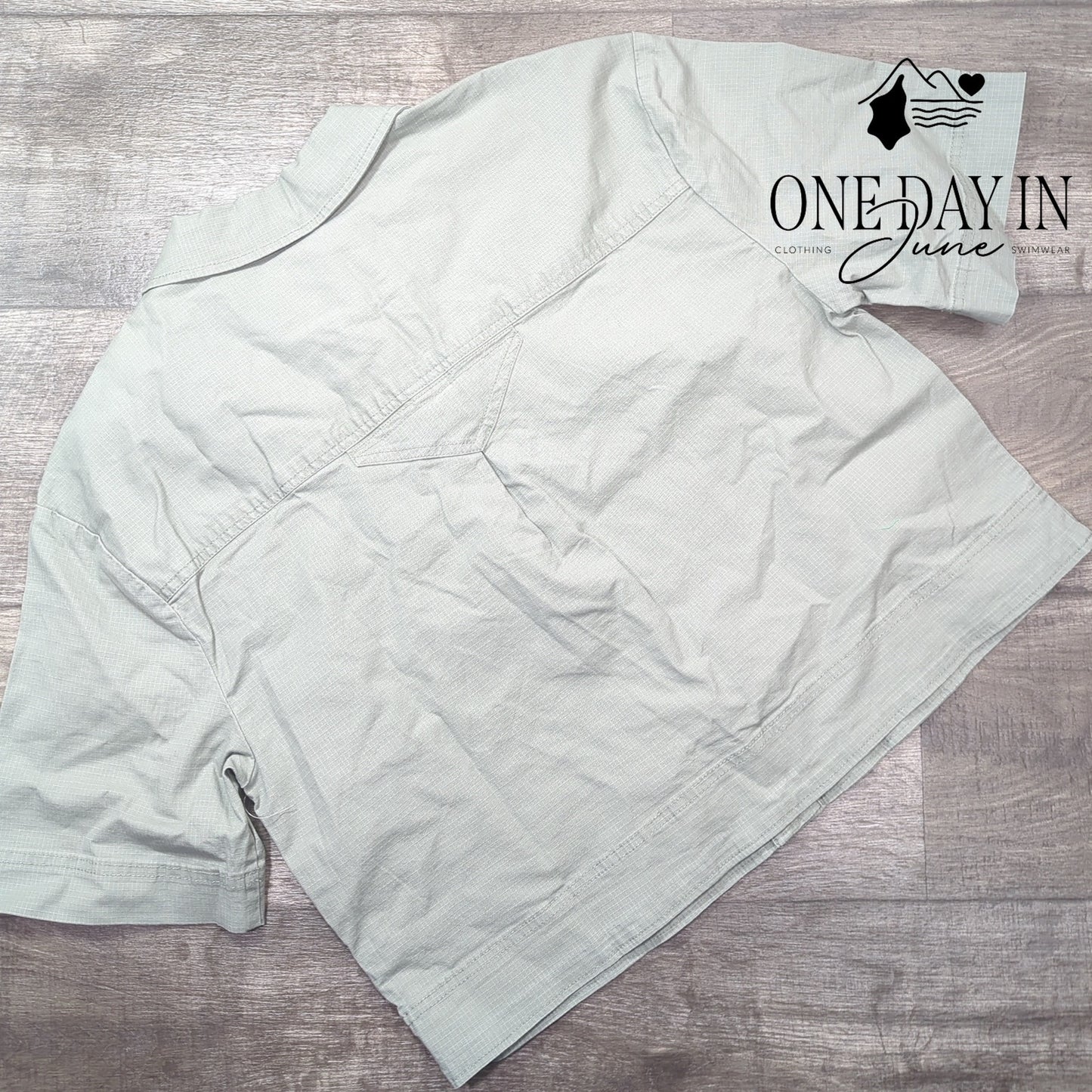 Habitual Button Front Top Size L