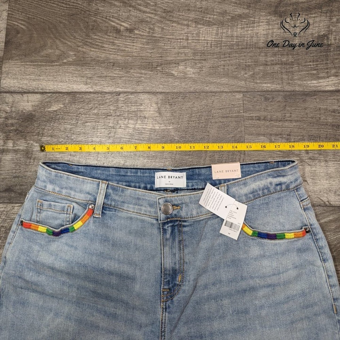Lane Bryant Mid Rise Boyfriend Capri Jeans Size 14