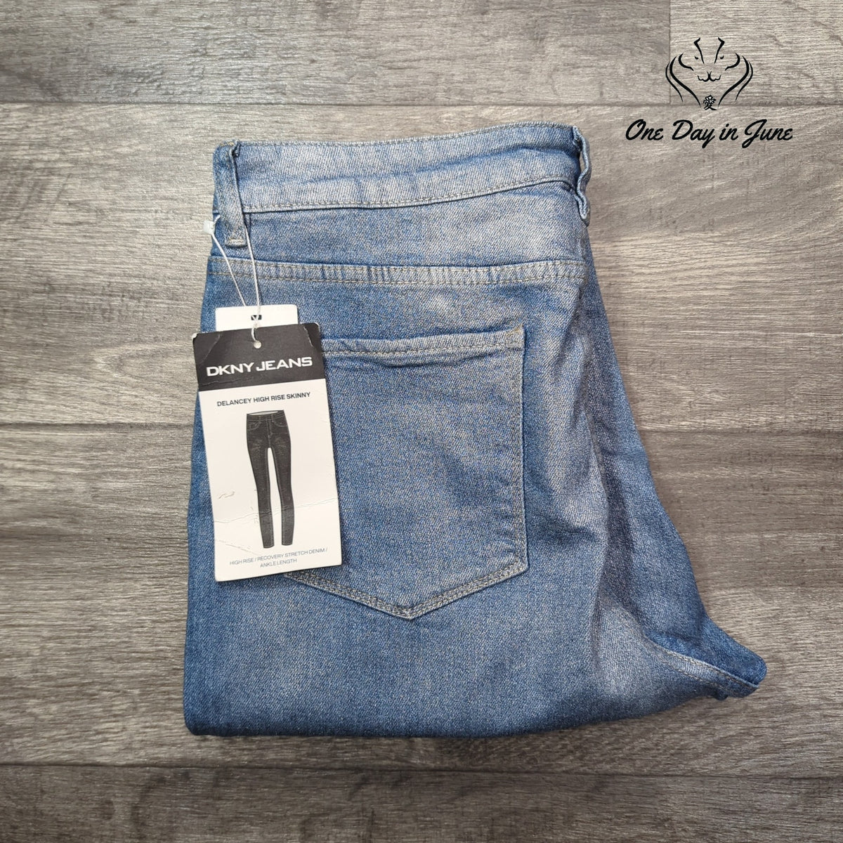 DKNY Delancey High Rise Skinny Ankle Jeans Light Wash NWT Size 12