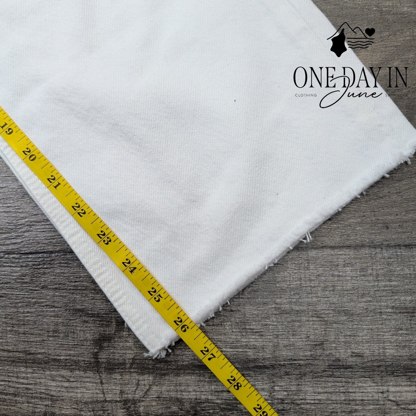 Hudson Remi High Rise Straight Crop Jeans White Raw Hem NWT $215 Size 6 (28)