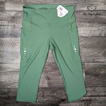 Xersion High Rise Capri Legging Size XL