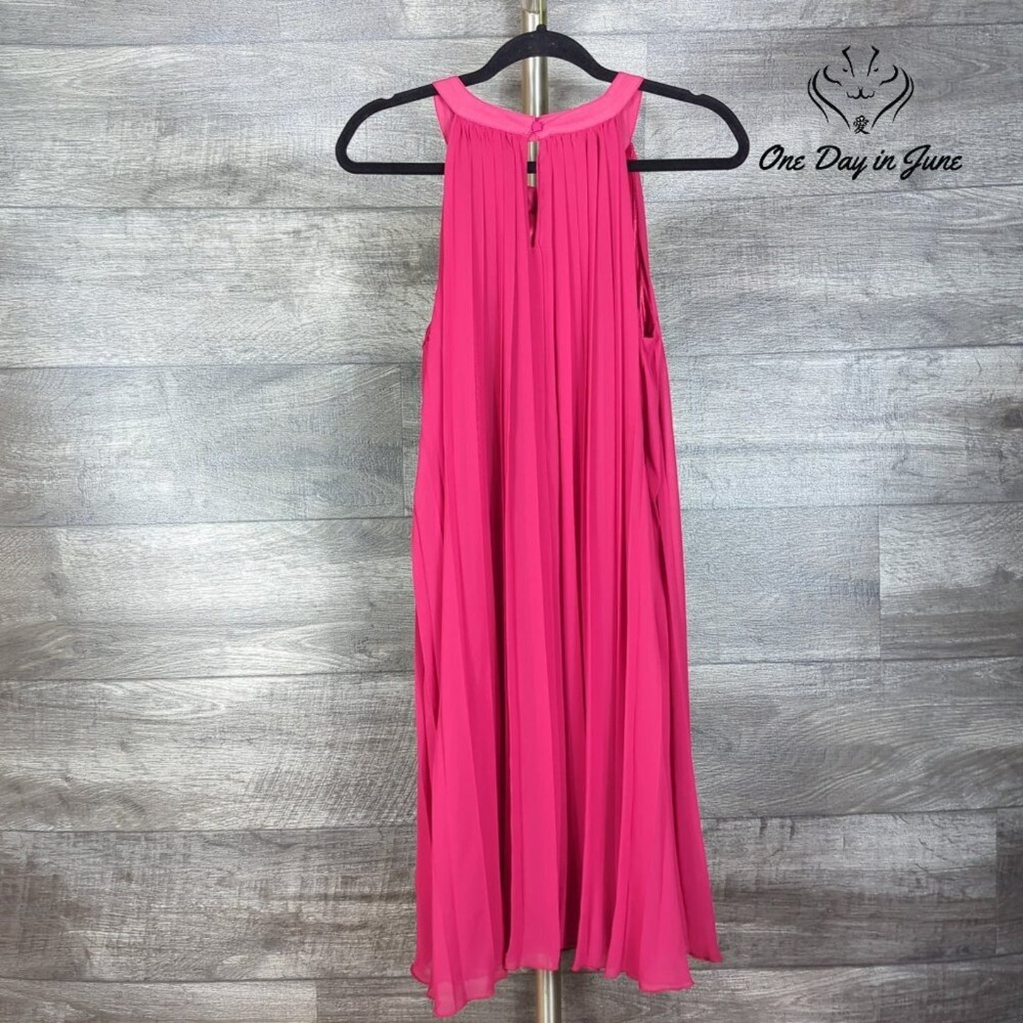 New York & Company Pleated Maxi Dress Pink Halter Sleeveless NWT Size M