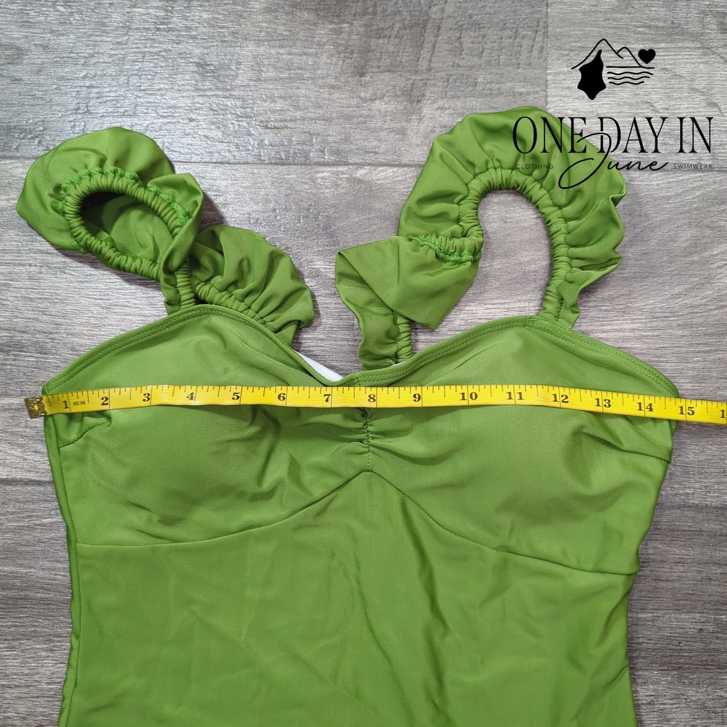 CharmLeaks Ruffle Shoulder One Piece Swimsuit Size M