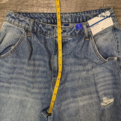 Arizona Jean Co. Juniors Highest Rise Mom Jeans Size 11