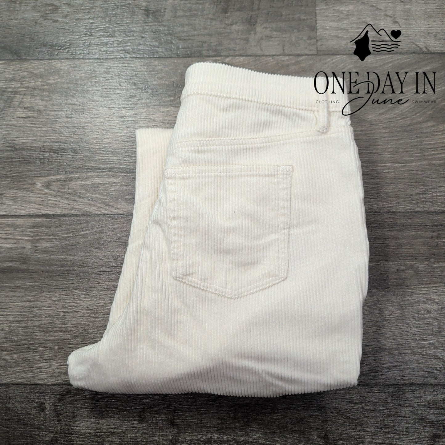 Loft The Straight High Rise Corduroy Pants Ivory NWT Size 12P (31P)