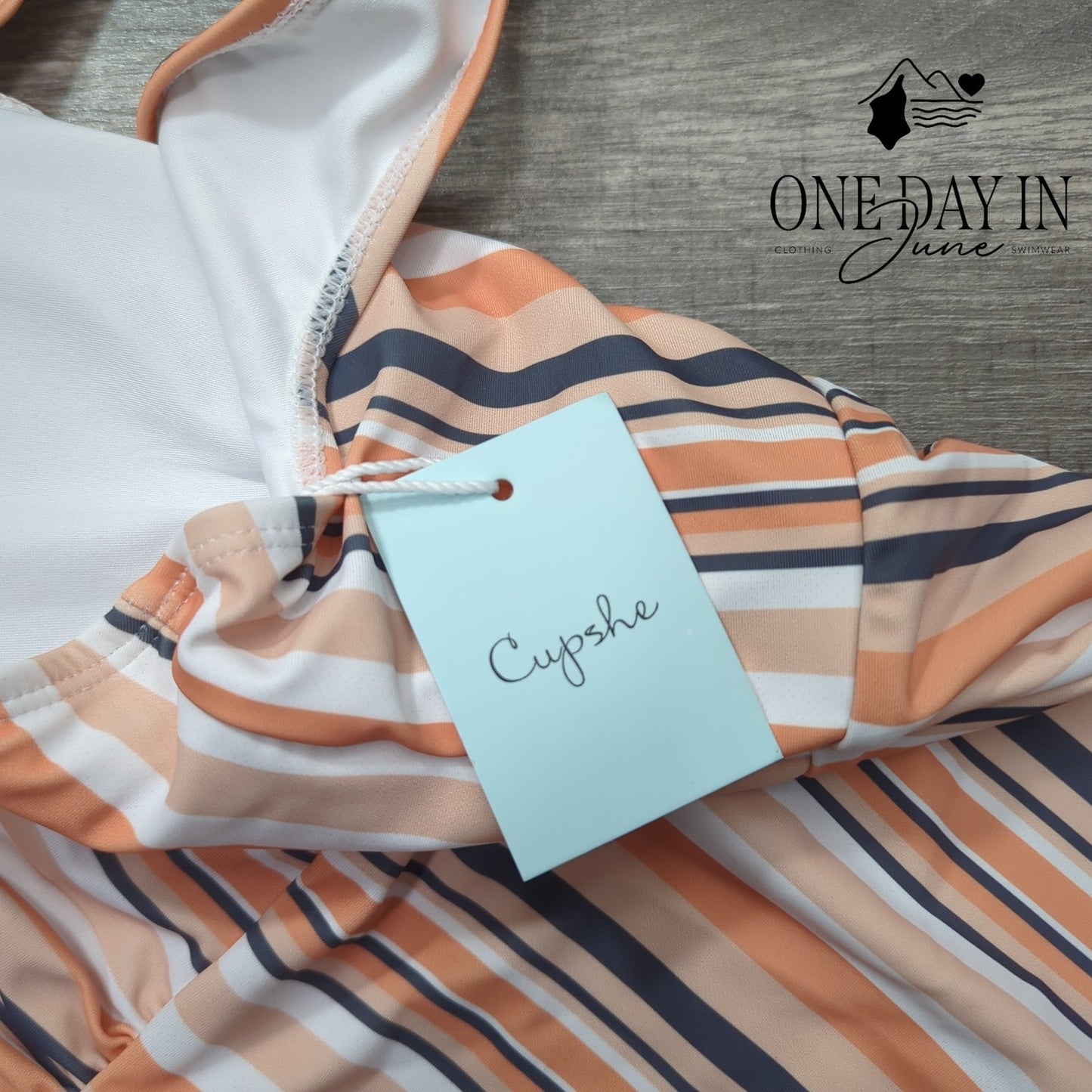 Cupshe Deep V Striped One Piece Swimsuit Size L