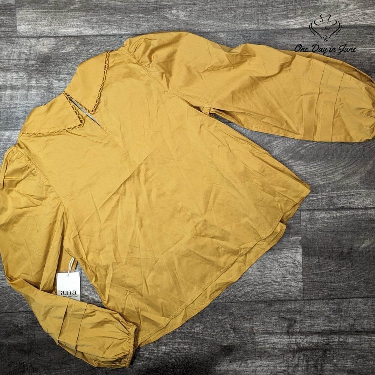 A.n.a V Neck Collar Long Sleeve Top Size S