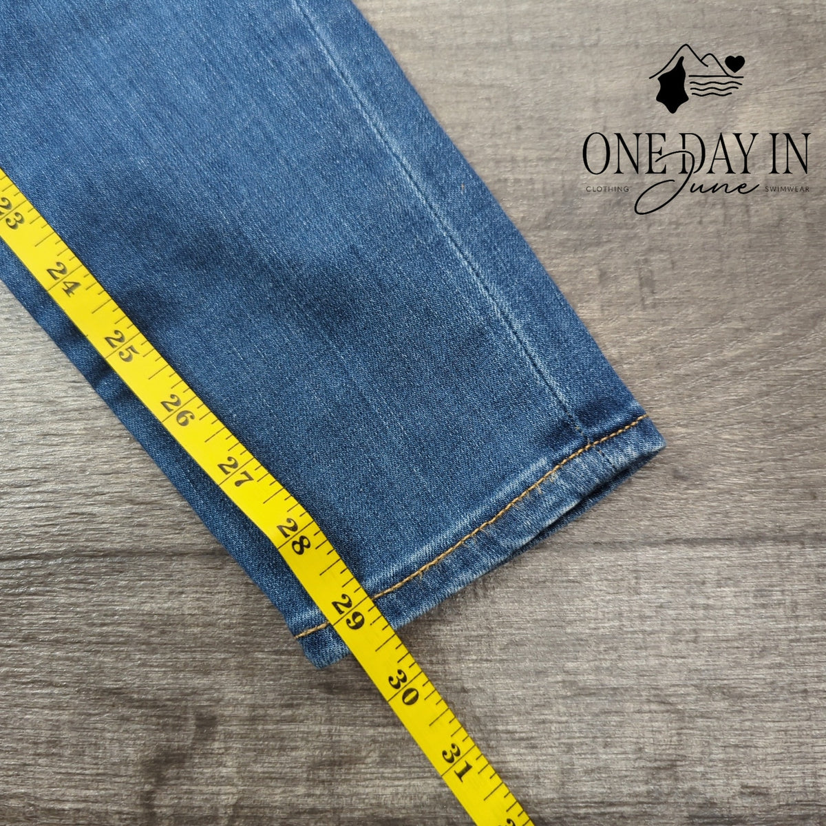 True Religion Jennie Curvy Skinny Jeans Blue Mid Rise NWT Size 28 (6)