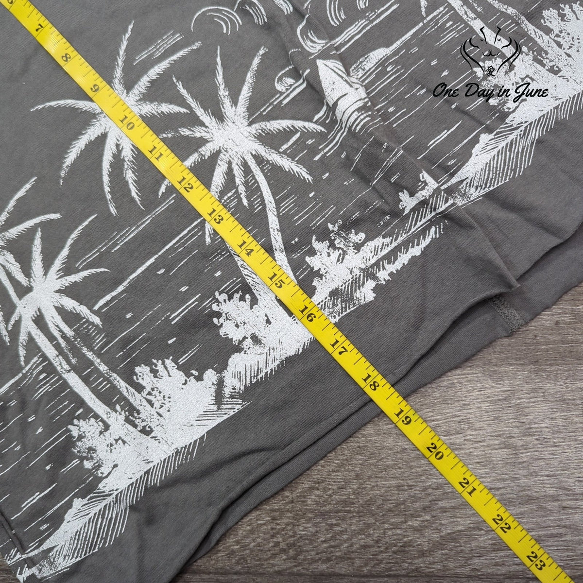 Flirtitude Cropped Graphic Tee Shirt Dark Gull Gray Palm Trees NWT Size XL