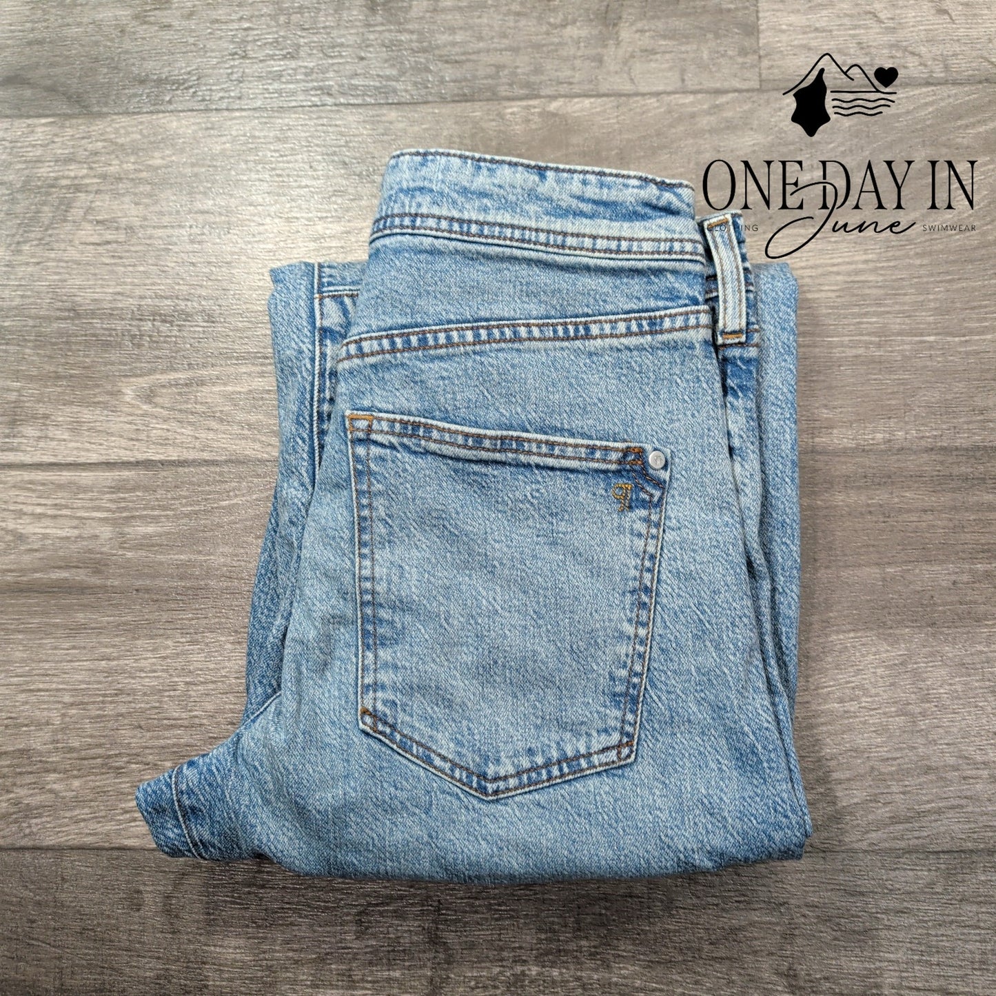 Pilcro Baggy Crop Jeans Size 2 (26)