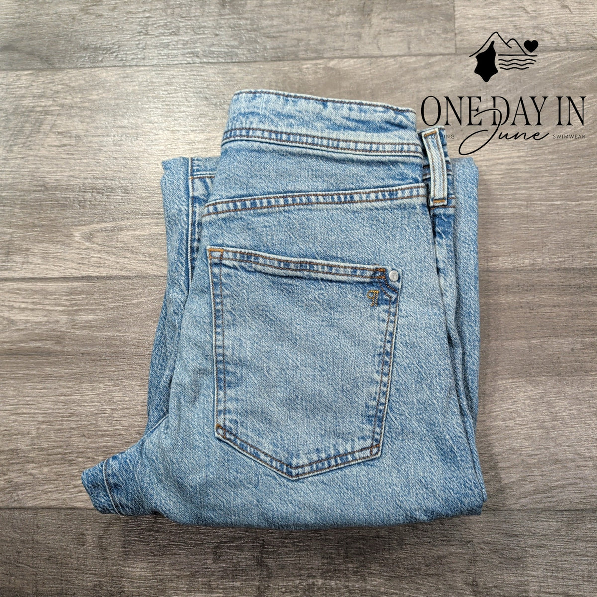 Pilcro Baggy Crop Jeans Size 2 (26)