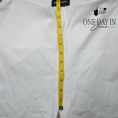 Fifteen Twenty Classic Straight Leg Pull On Pants Off White NWT Size L