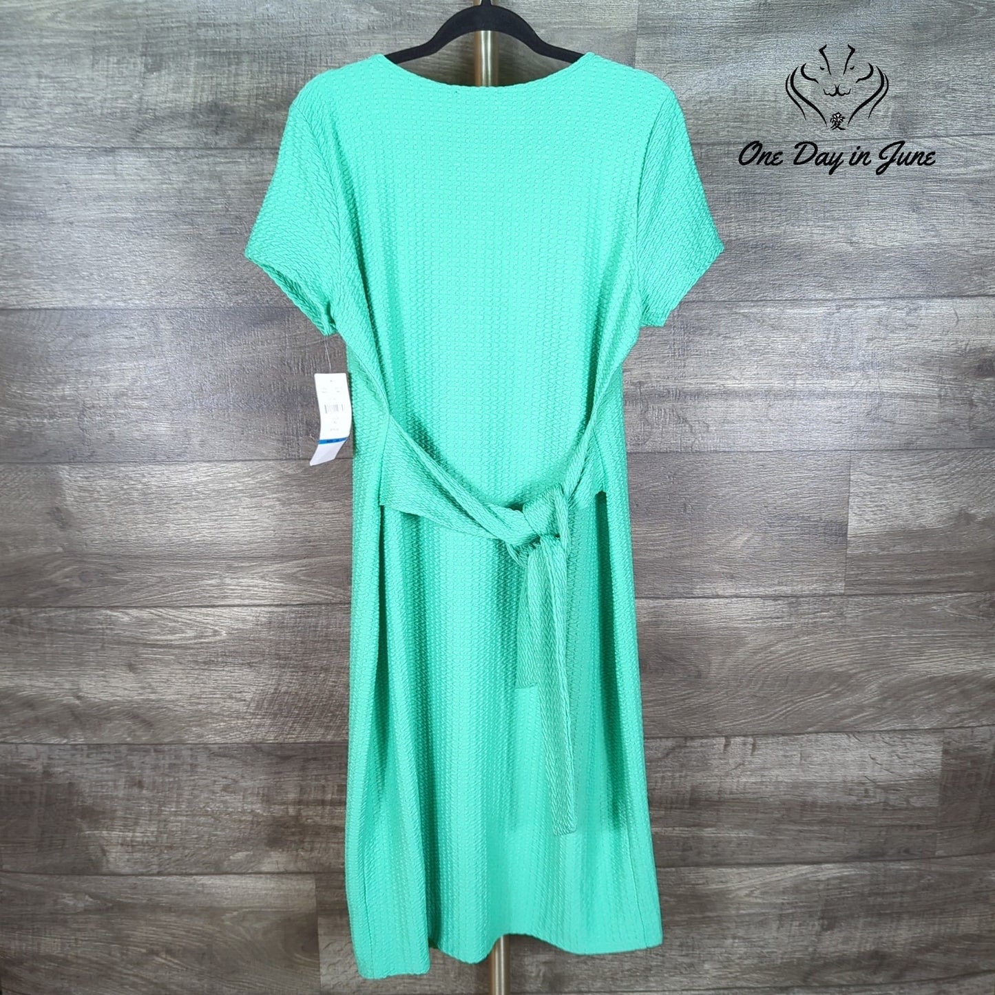 R&K Short Sleeve Textured Dress Size XL