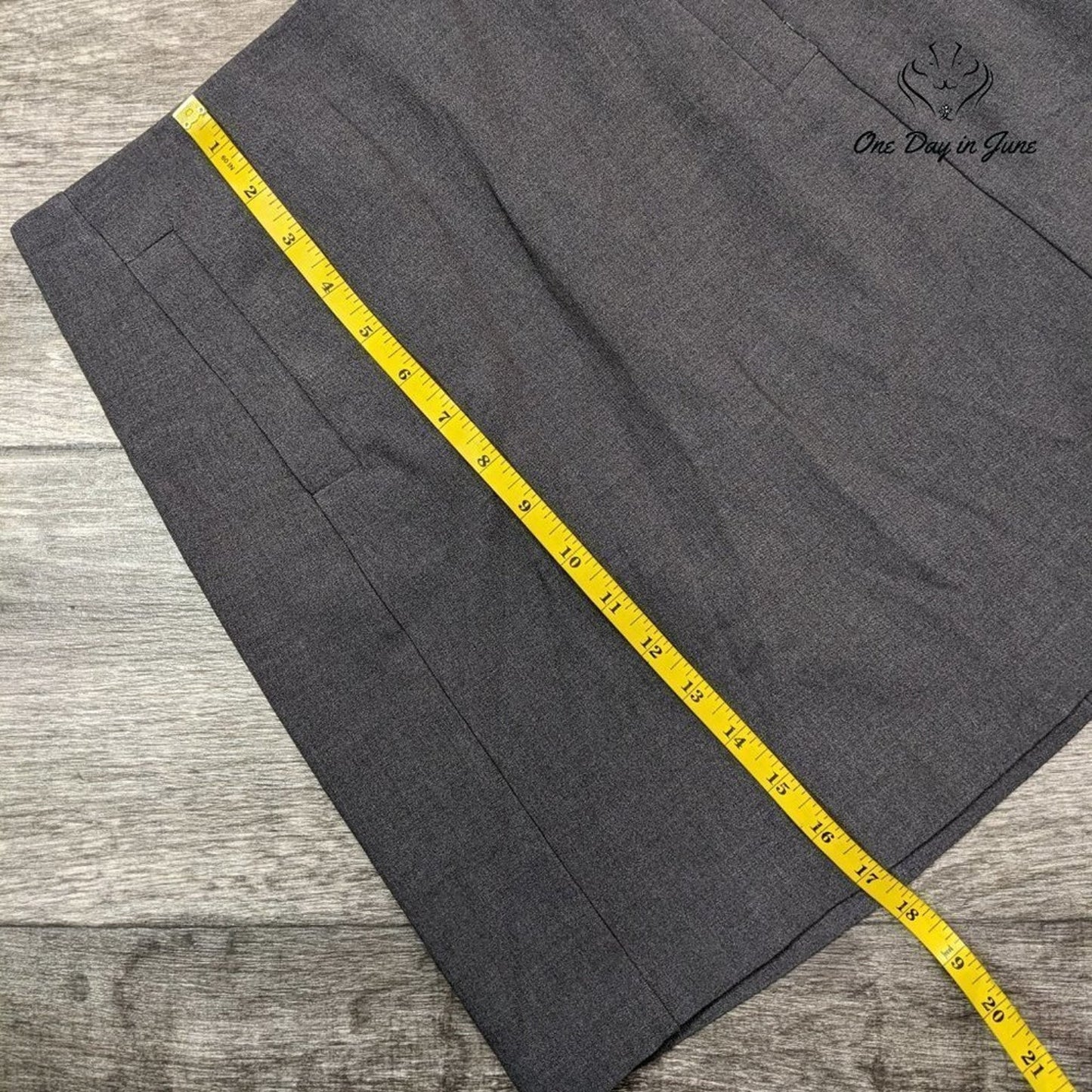 Elle Pocketed Mini Skirt Size 2