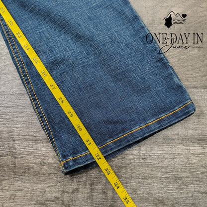 Wrangler Juniors Mae Mid Rise Boot Cut Jeans Size 7 (29X32)