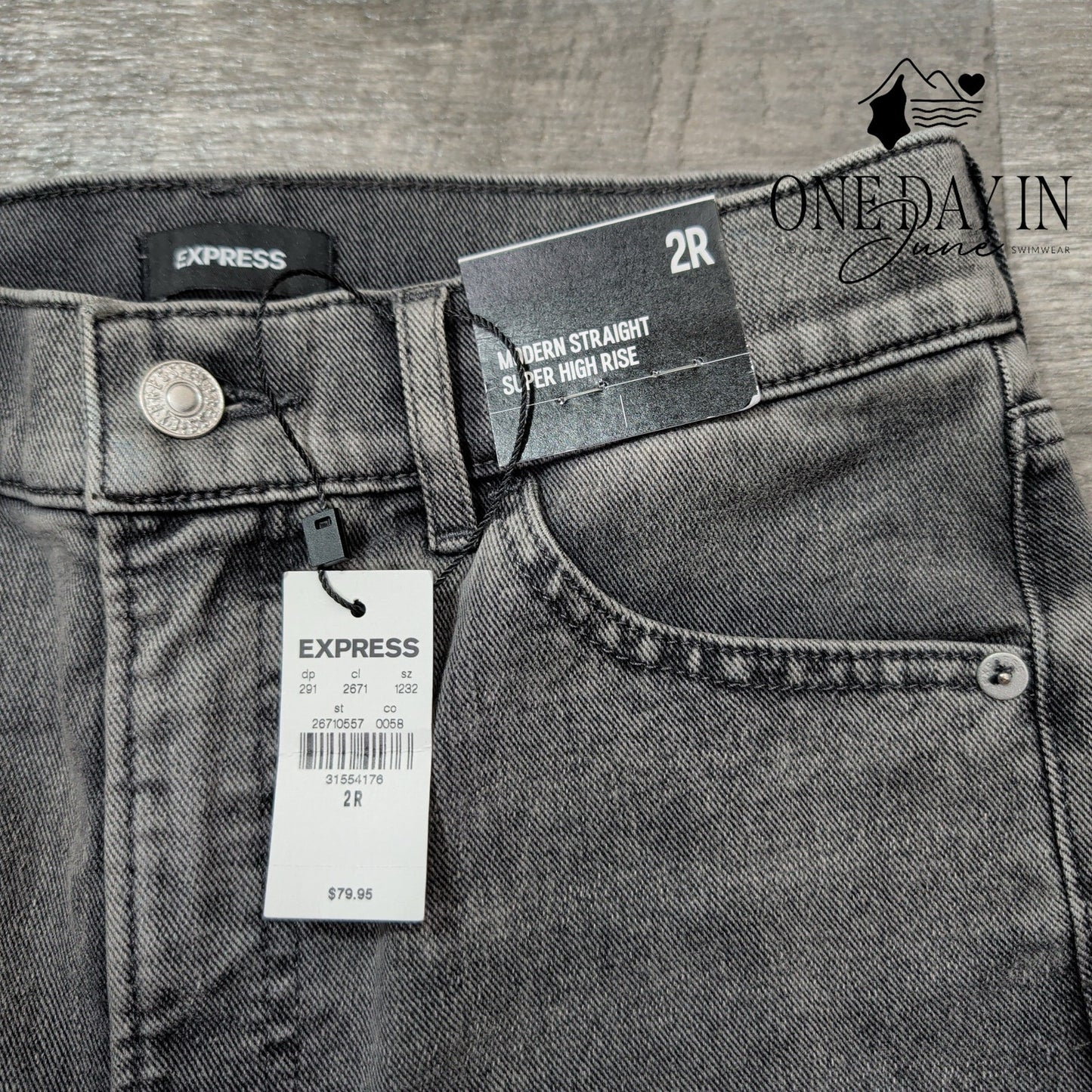 Express Modern Straight Super High Rise Jeans Size 2