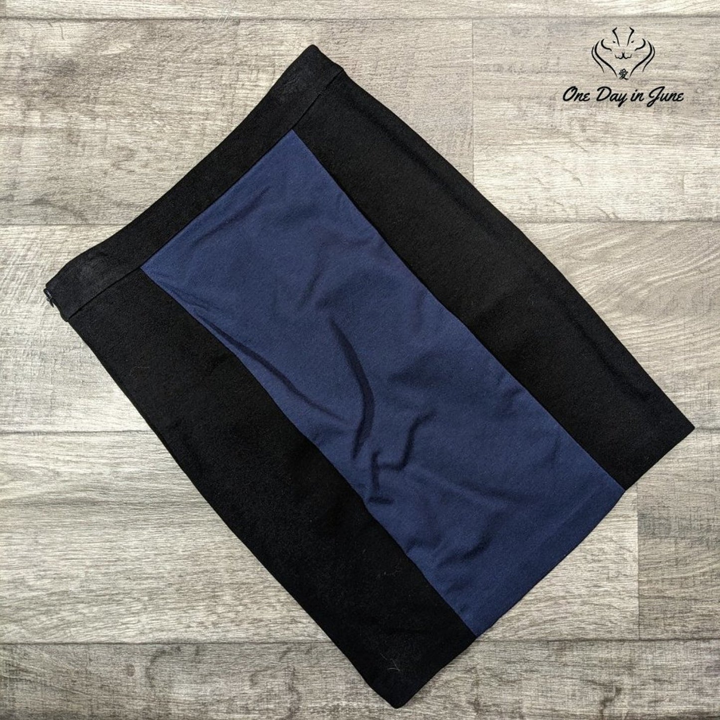 DKNY Zip Slit Pencil Skirt Size 4