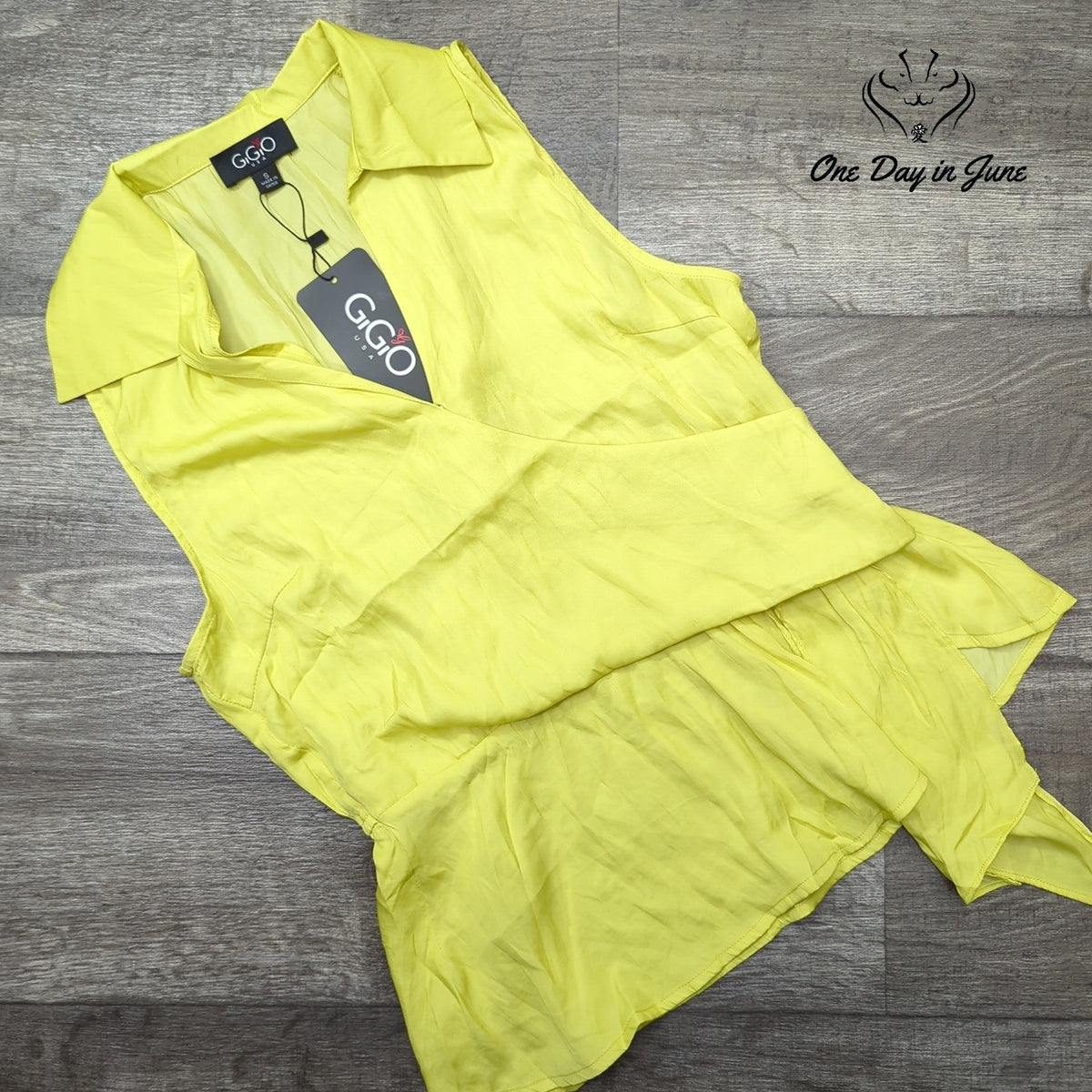 GiGiO Sleeveless Wrap Blouse Neon Yellow Collared Ruffle Top NWT Size S