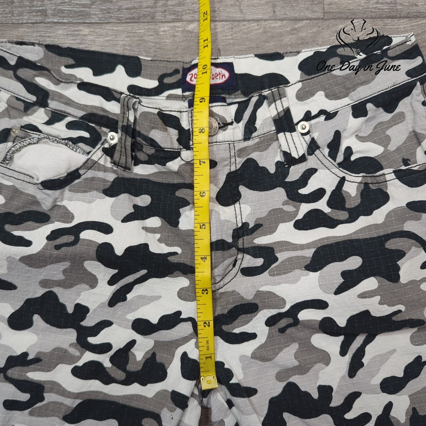 Zoey Beth Camoflage Jeans Size L