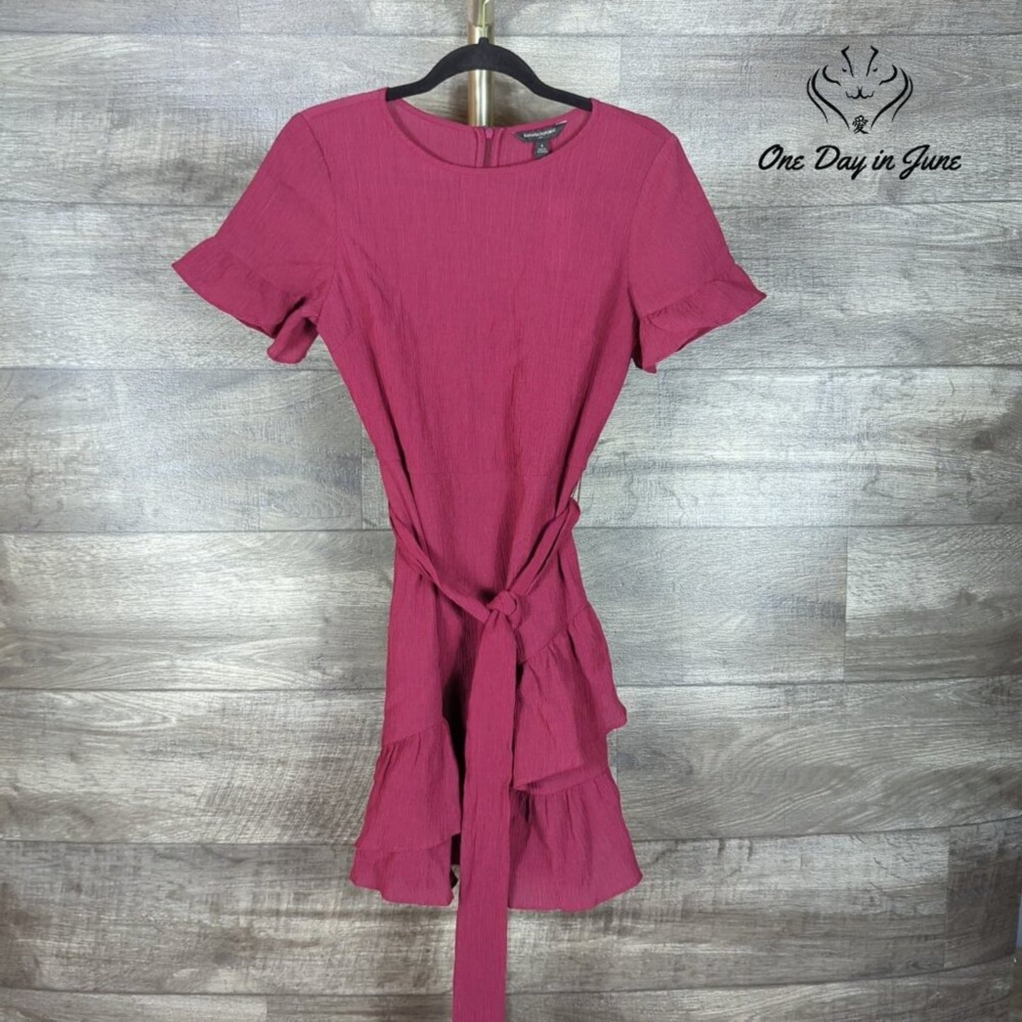 Banana Republic Short Sleeve Mini Dress Size 4