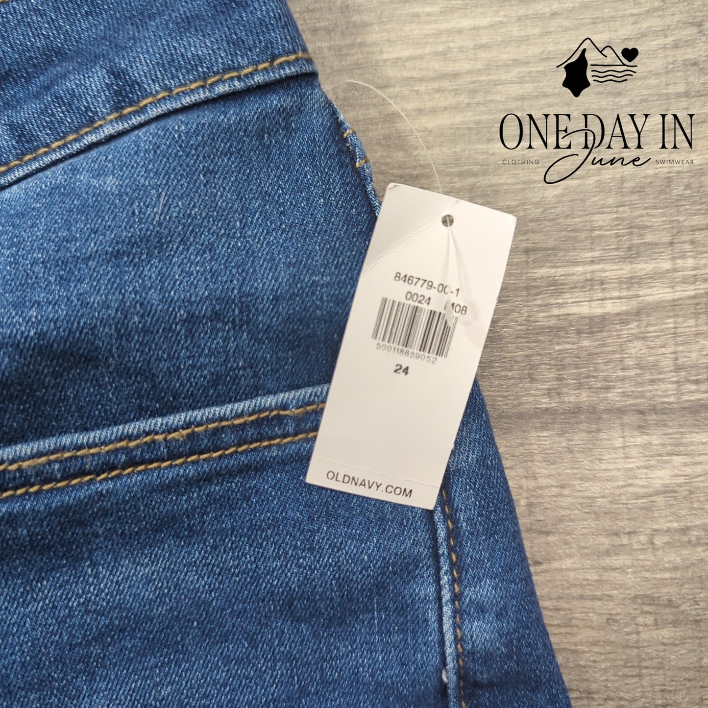 Old Navy Plus Size High Rise Wow Denim Shorts Size 24