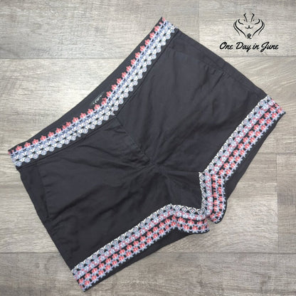Loft Embroidered Chino Shorts Size 8