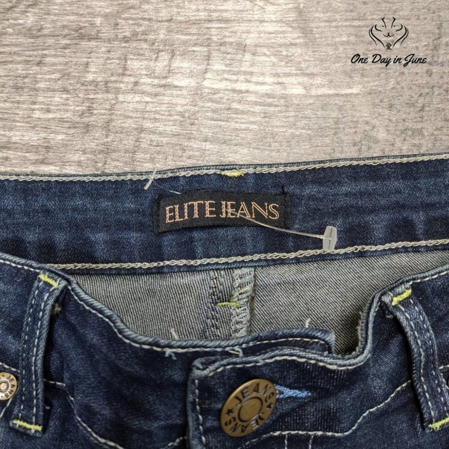 Elite Jeans Distressed Ankle Jeans Size 10