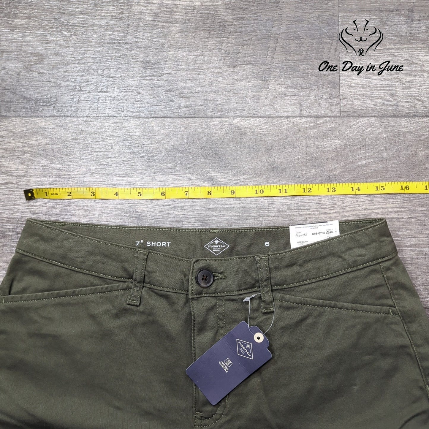 St. John's Bay Mid Rise Shorts Size 6