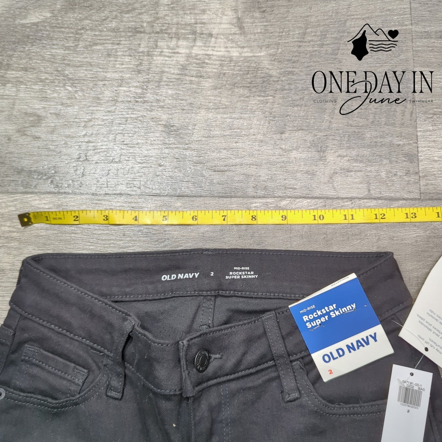 Old Navy Mid Rise Rockstar Super Skinny Jeans Size 2
