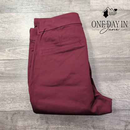 Old Navy High Rise Pixie Skinny Pants Burgundy NWT Secret Smooth Size 12