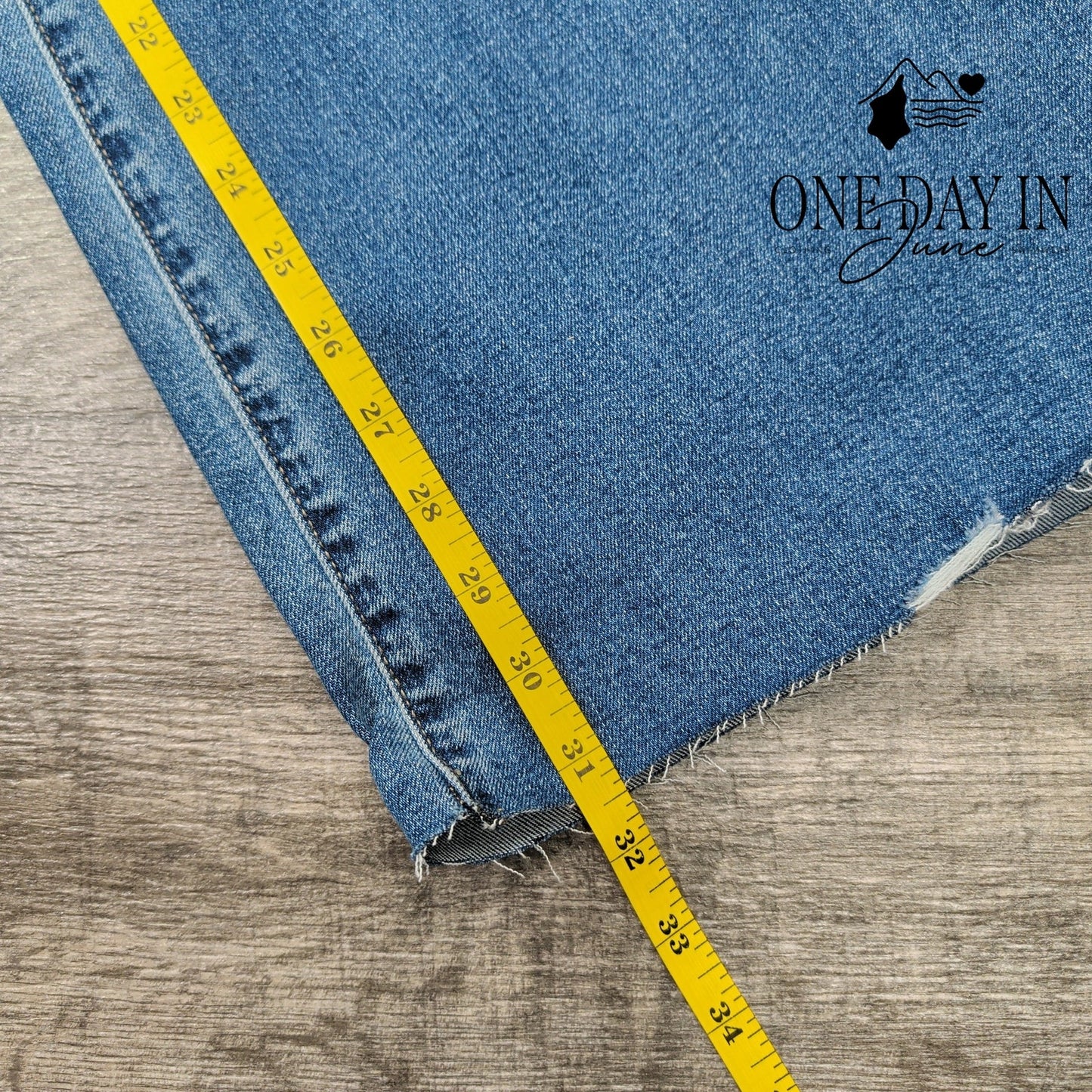 Joe's Jeans High Rise Wide Leg Jeans Medium Wash Raw Hem NWT Size 6 (28)