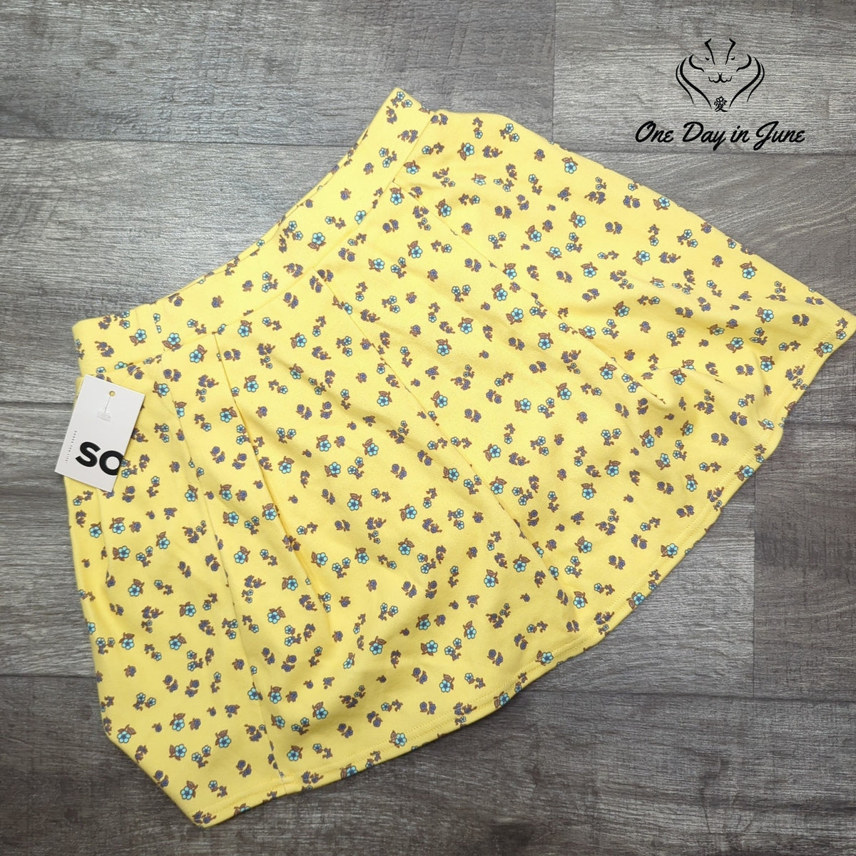 So Pleated Mini Skort Yellow Floral Built In Shorts NWT Size S