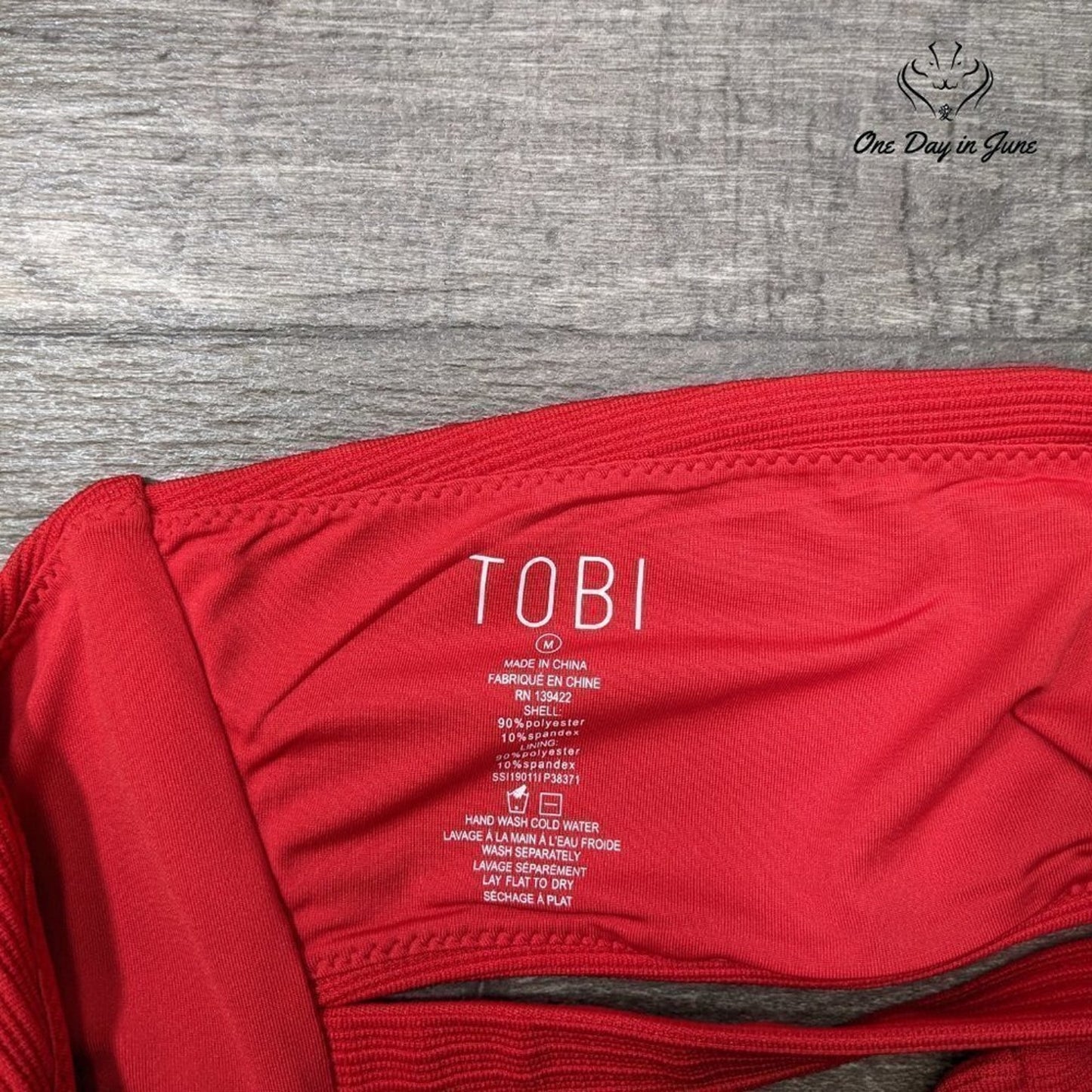 Tobi Textured Bikini Top Swimsuit Size M
