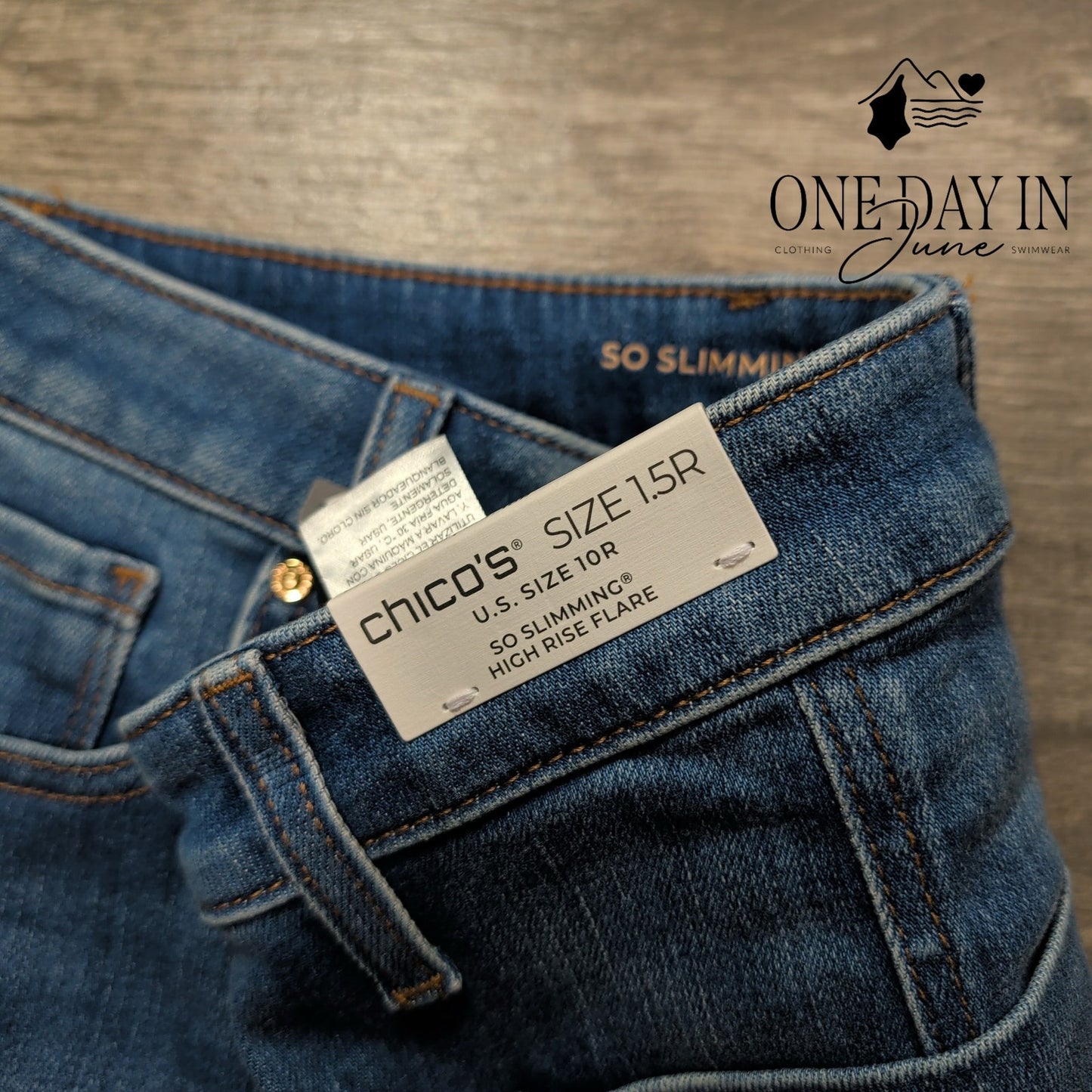 Chico's So Slimming High Rise Flare Jeans Size Chico's 1.5 (10)