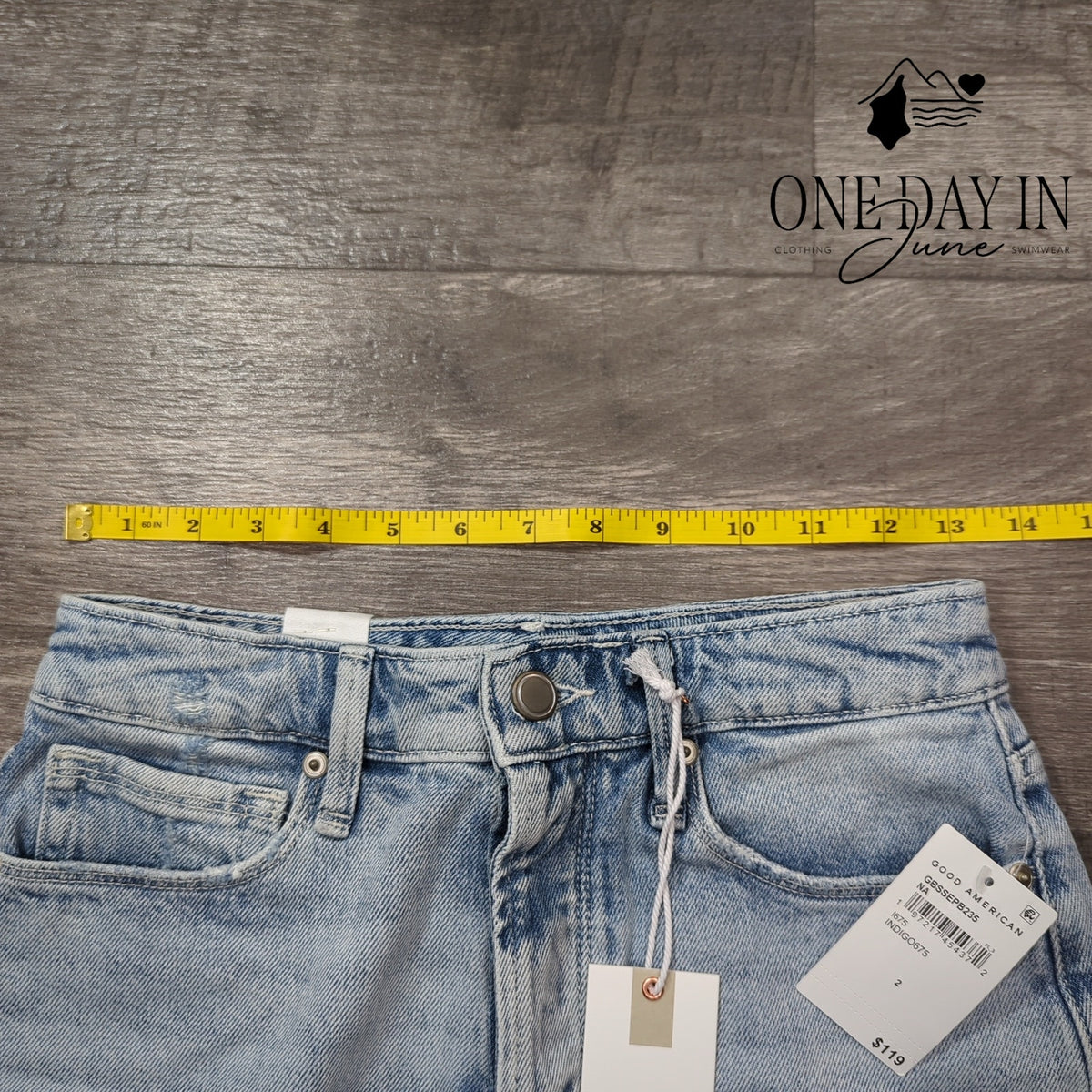 Good American Bombshell High Rise Distressed Denim Shorts NWT Size 2