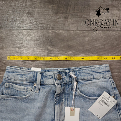 Good American Bombshell High Rise Distressed Denim Shorts NWT Size 2