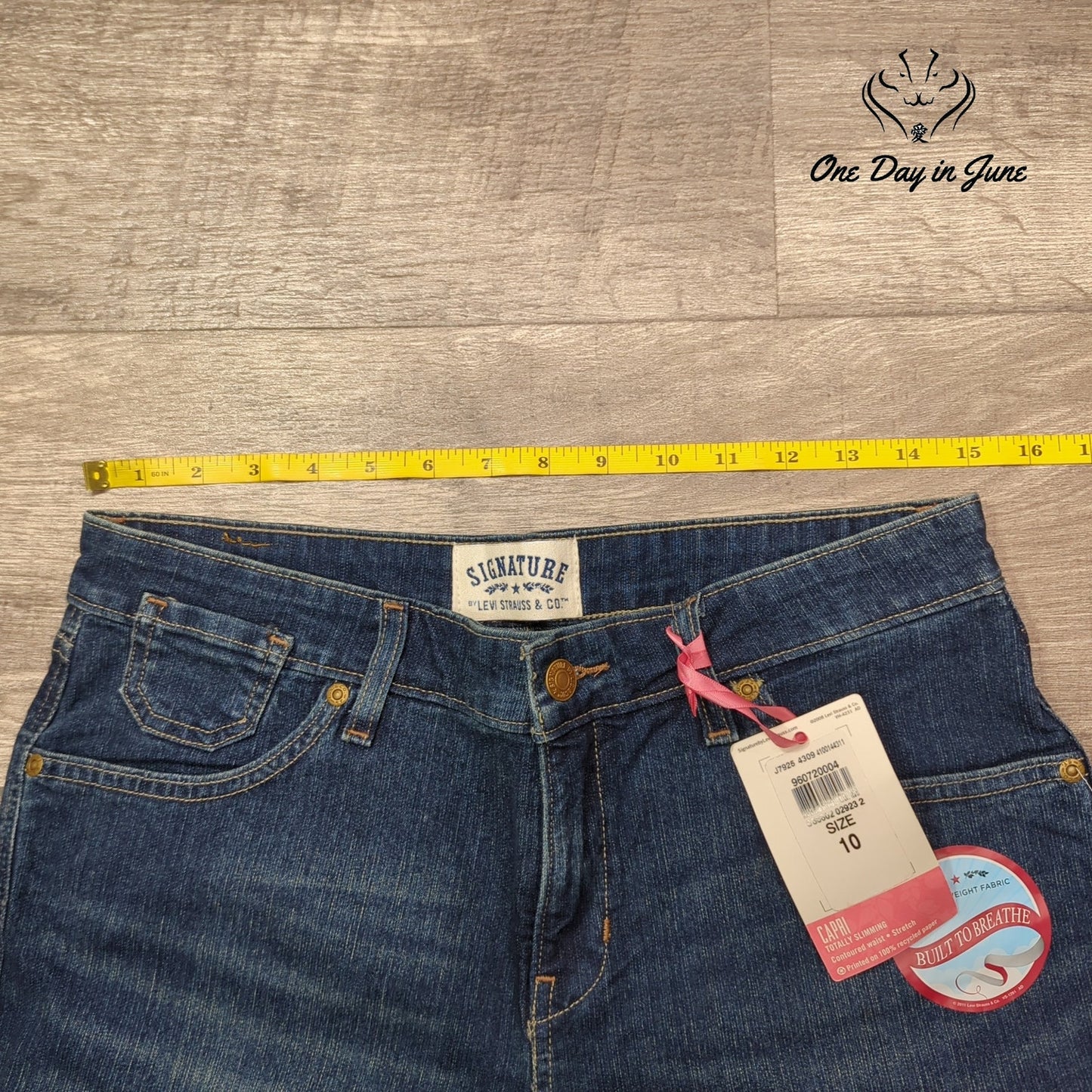 Levi Strauss & Co Totally Slimming Capri Jeans Size 10