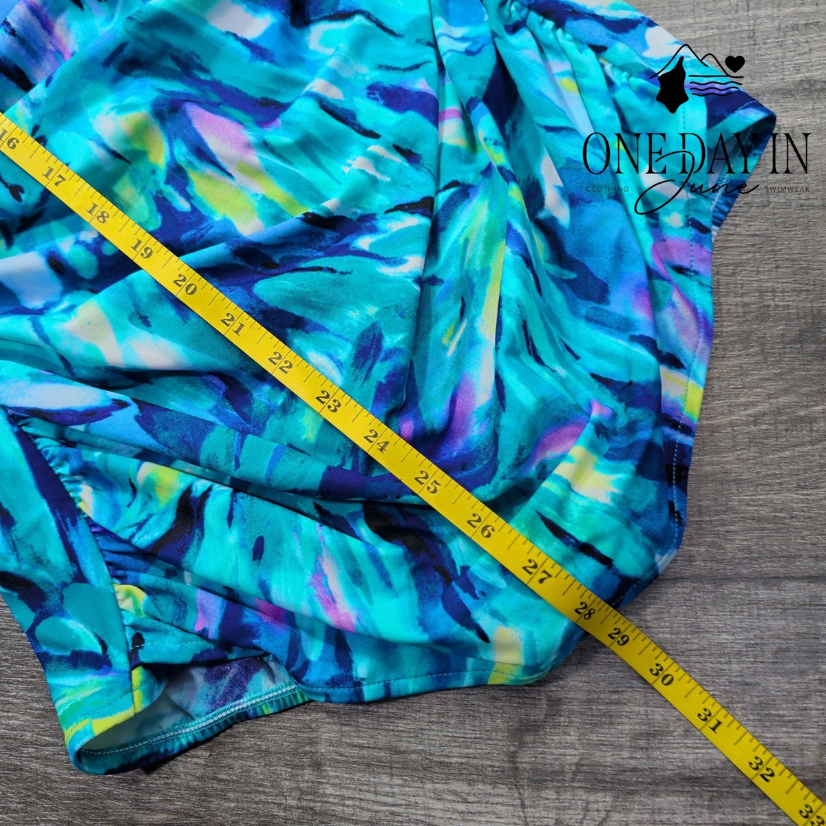 Trimshaper DreamShaper Halter One Piece Swimsuit Blue Abstract NWT Size 12