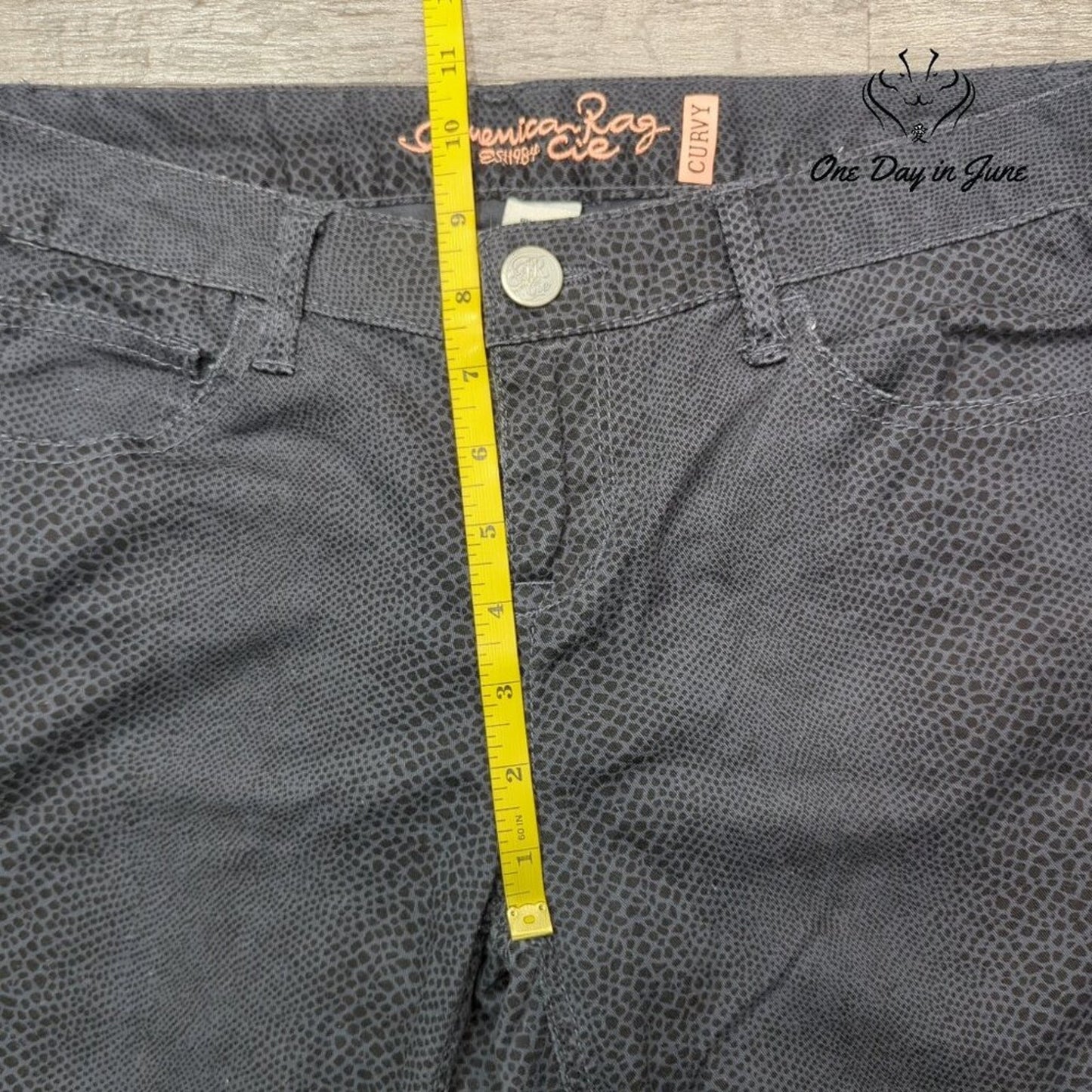American Rag Cie Curvy Skinny Jeans Black Snake Print Size 9S