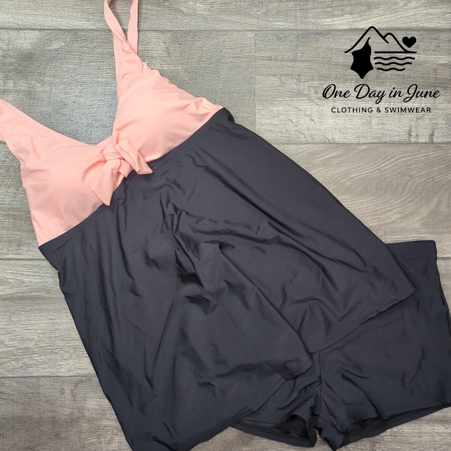 Daci Plus Size Knot Front Boyshort Tankini Swimsuit Size 16W