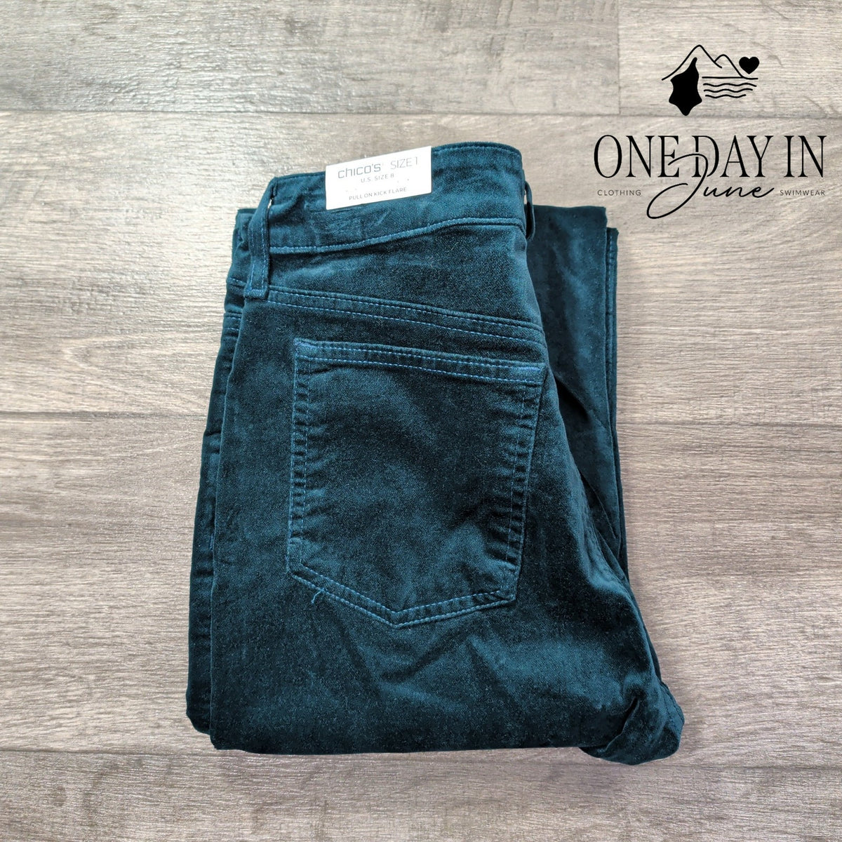 Chico's Pull On Kick Flare Pants Teal Velvet Velour NWT Size Chico's 1 (8)