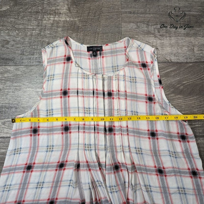 The Limited Sleeveless Top Size M