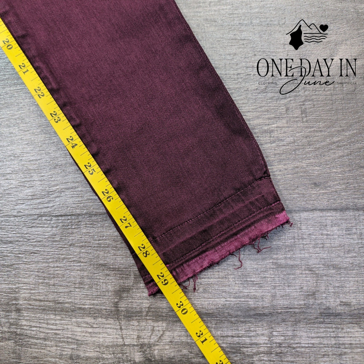 AG Adriano Goldschmied The Legging Ankle Super Skinny Jeans Burgundy NWT Size 4