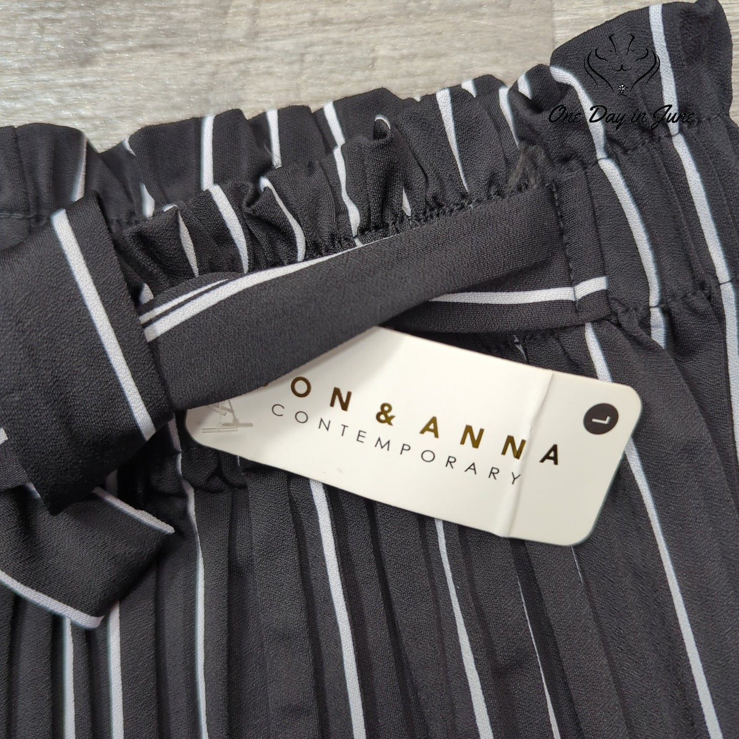 Jon & Anna Pull On Striped Pants Size L