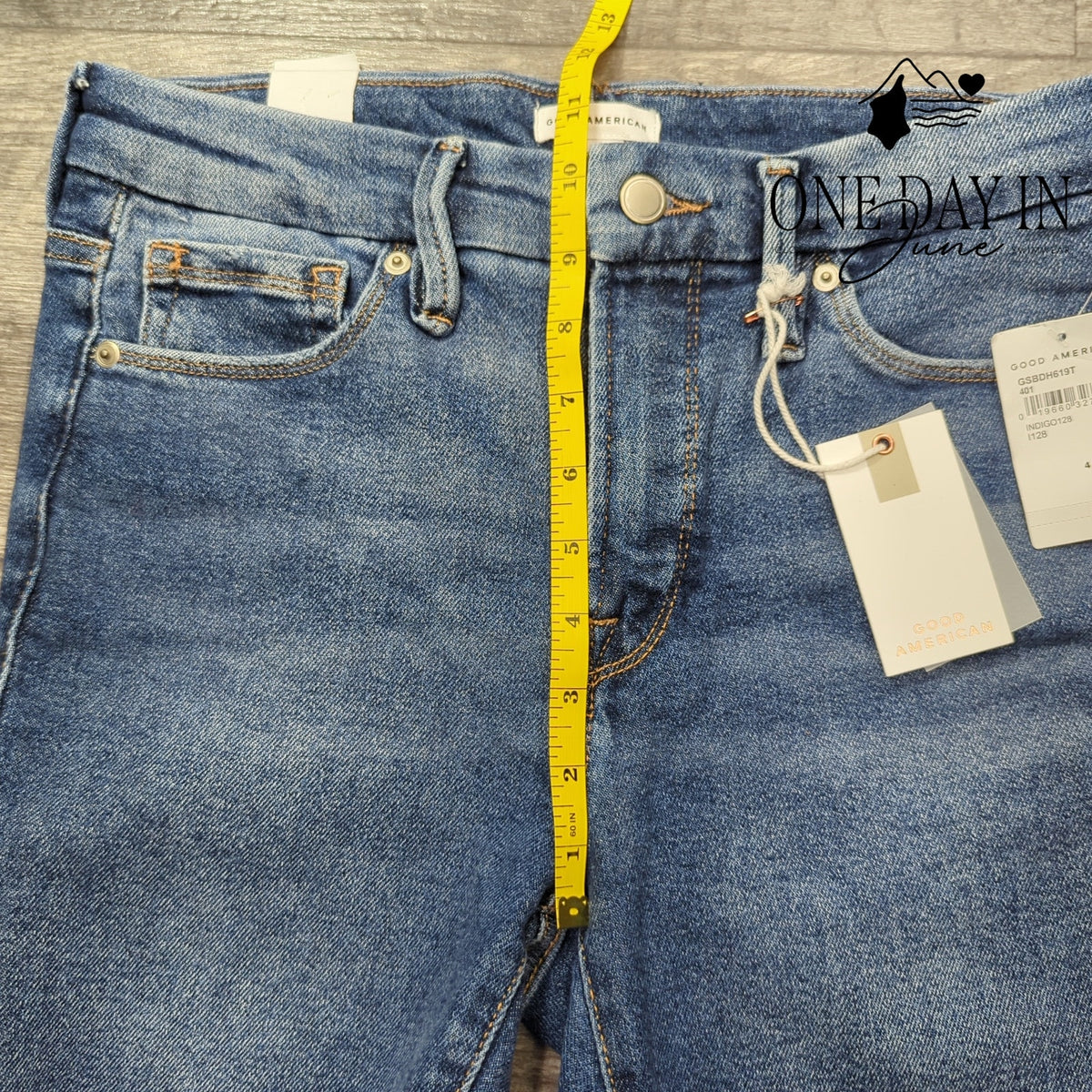 Good American Good Legs Straight Distressed Jeans NWT $155 Indigo128 Size 4