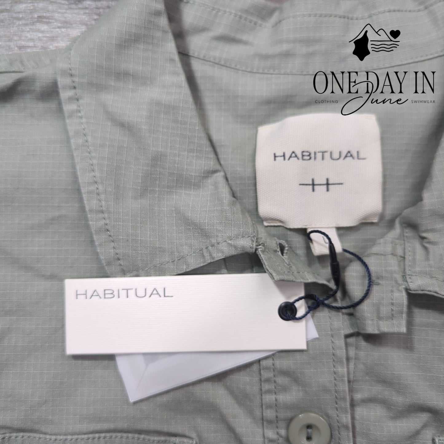 Habitual Button Front Top Size L