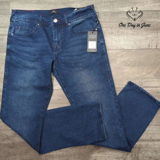 True Religion Ricky Relaxed Straight Leg Jeans Size 32